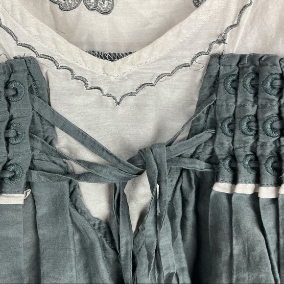 CECICO Embroidered Gray Sleeveless Top Silk/Cotton - Picture 3 of 9